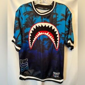 Hudson Outerwear Size Large Shark Mouth Stitched LUX Hawaiian T-Shirt Blue Palm